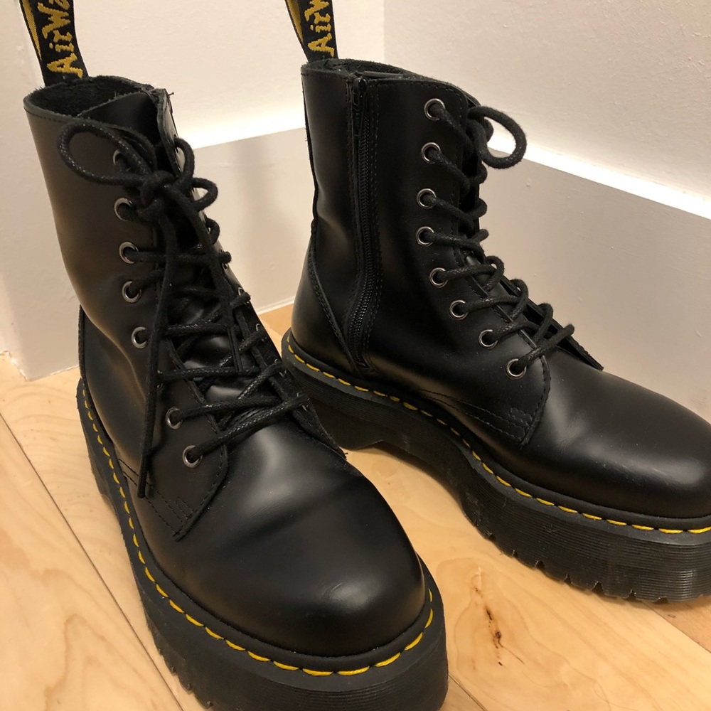 Dr. Martens Jadon Boot